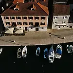 Ancora Faros